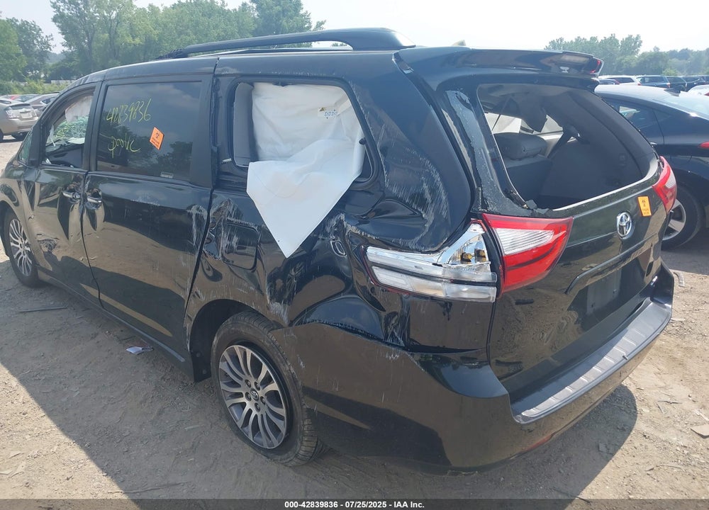 2019 TOYOTA SIENNA XLE 8 PASSENGER VIN: 5TDYZ3DC2KS994889