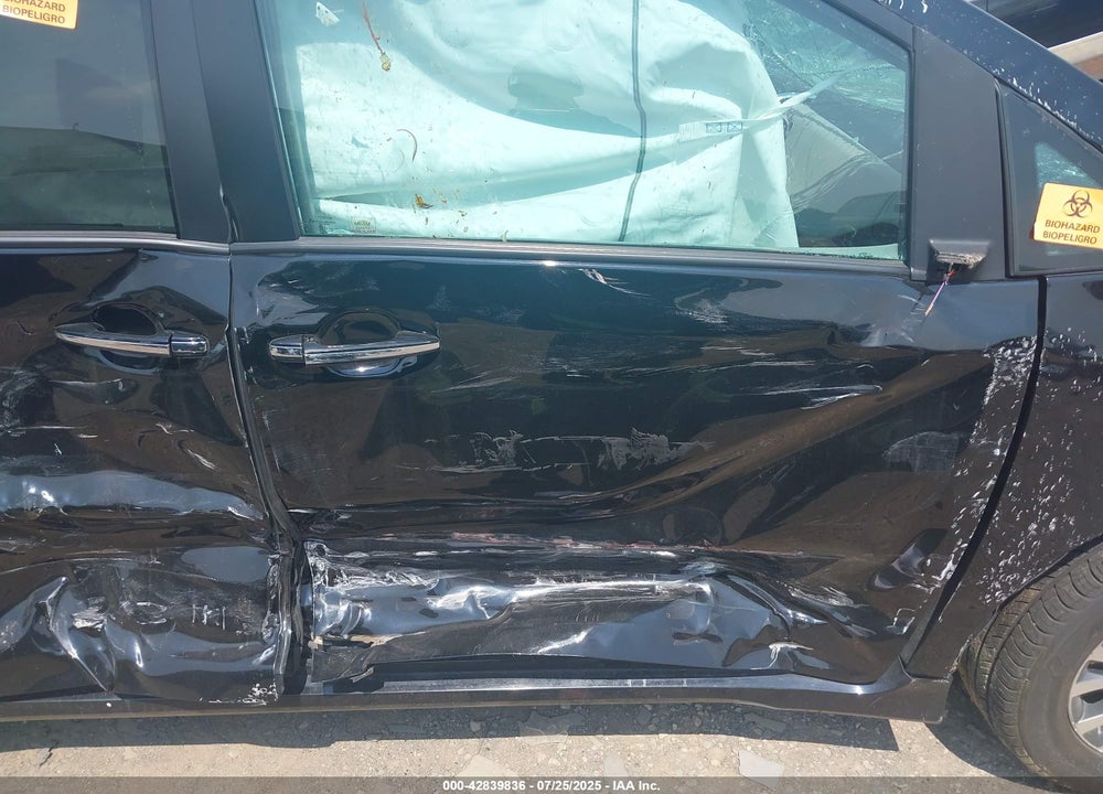 2019 TOYOTA SIENNA XLE 8 PASSENGER VIN: 5TDYZ3DC2KS994889