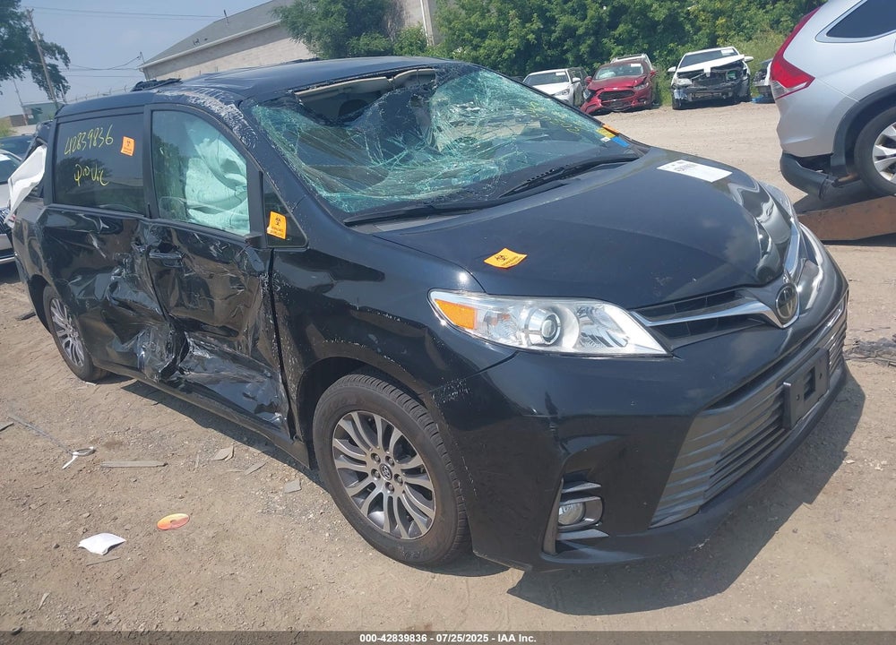 2019 TOYOTA SIENNA XLE 8 PASSENGER VIN: 5TDYZ3DC2KS994889