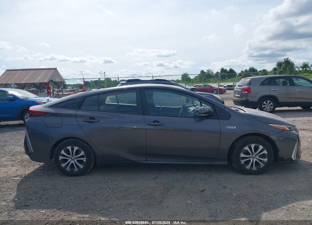 2021 TOYOTA PRIUS PRIME VIN: JTDKAMFP8M3181581