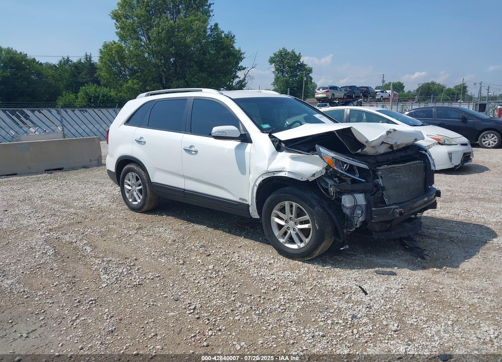 2014 KIA SORENTO LX VIN: 5XYKTCA64EG450501