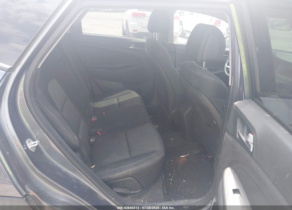 2016 HYUNDAI TUCSON SE VIN: KM8J3CA47GU228994