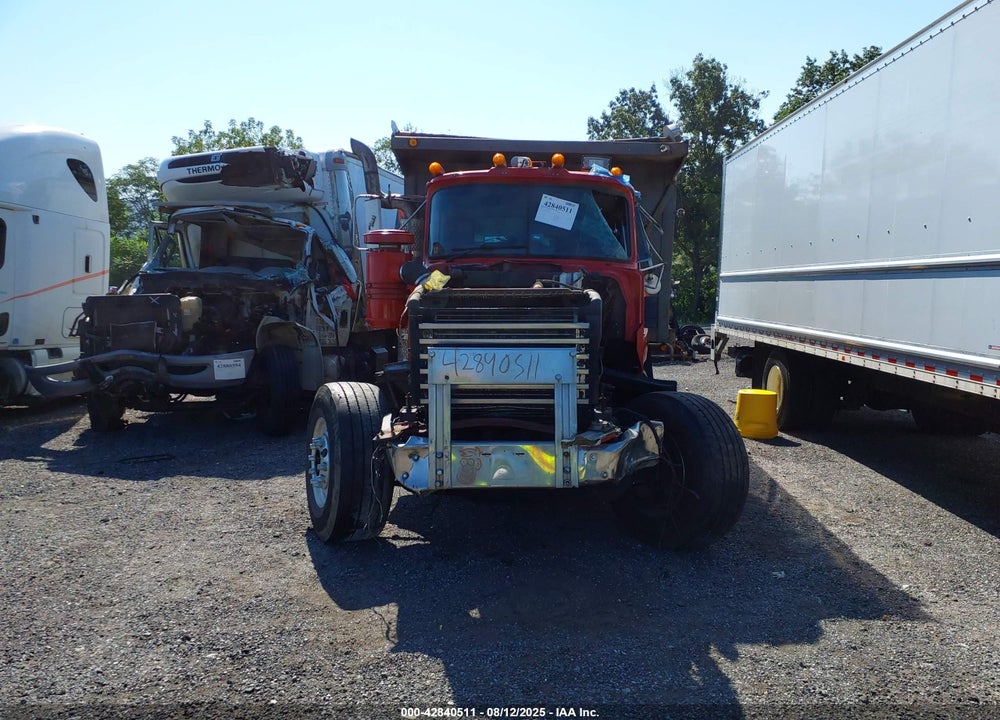 1997 MACK 600 RD600 VIN: 1M2P267C0VM031031