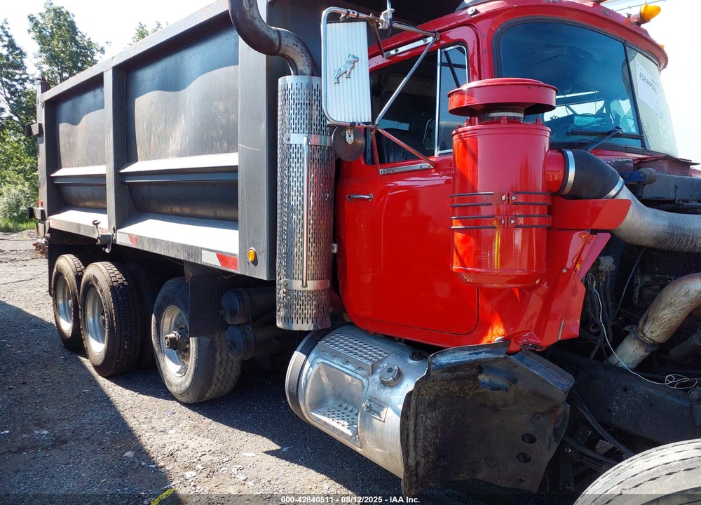 1997 MACK 600 RD600 VIN: 1M2P267C0VM031031