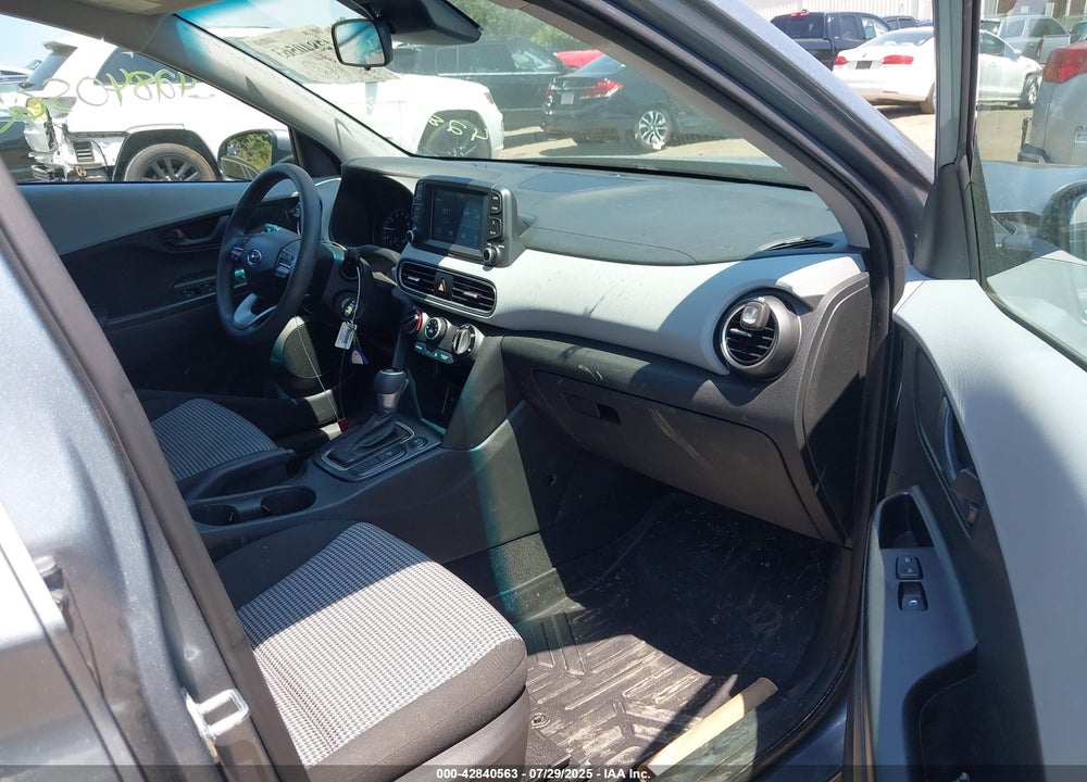 2021 HYUNDAI KONA SE VIN: KM8K1CAAXMU688694