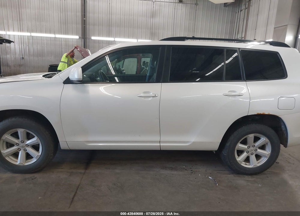 2010 TOYOTA HIGHLANDER VIN: 5TDJK3EH0AS030418