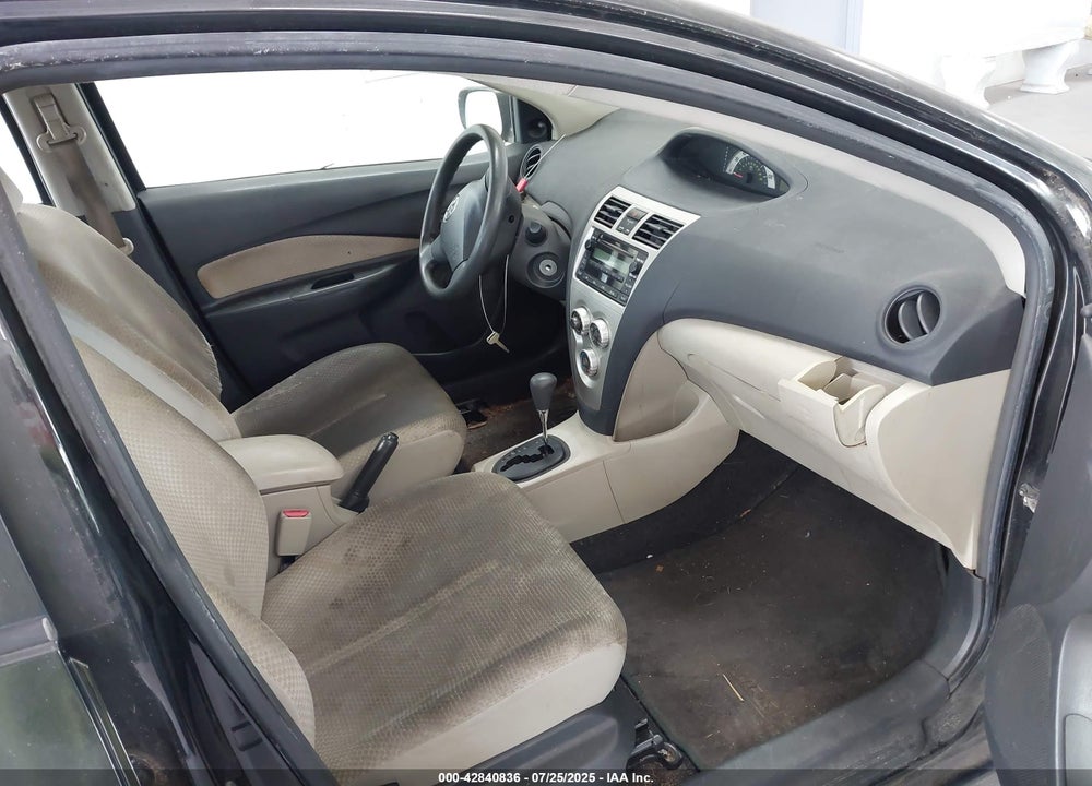 2007 TOYOTA YARIS VIN: JTDBT923371007167