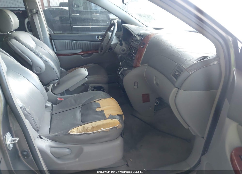 2004 TOYOTA SIENNA XLE VIN: 5TDZA22C34S158262