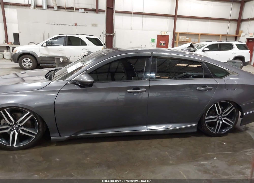 2018 HONDA ACCORD VIN: 1HGCV2F99JA000303