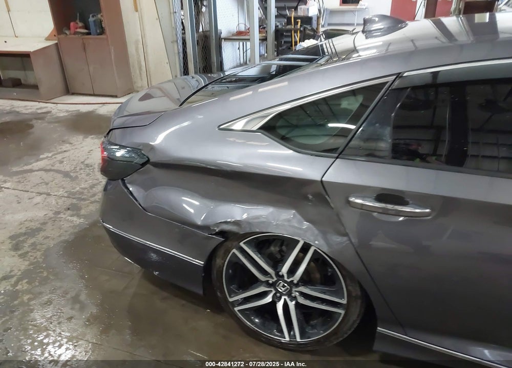 2018 HONDA ACCORD VIN: 1HGCV2F99JA000303