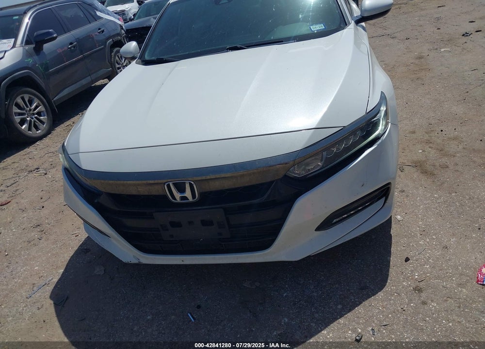 2019 HONDA ACCORD VIN: 1HGCV1F33KA126471