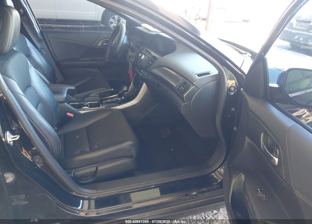 2017 HONDA ACCORD VIN: 1HGCR2F51HA202158