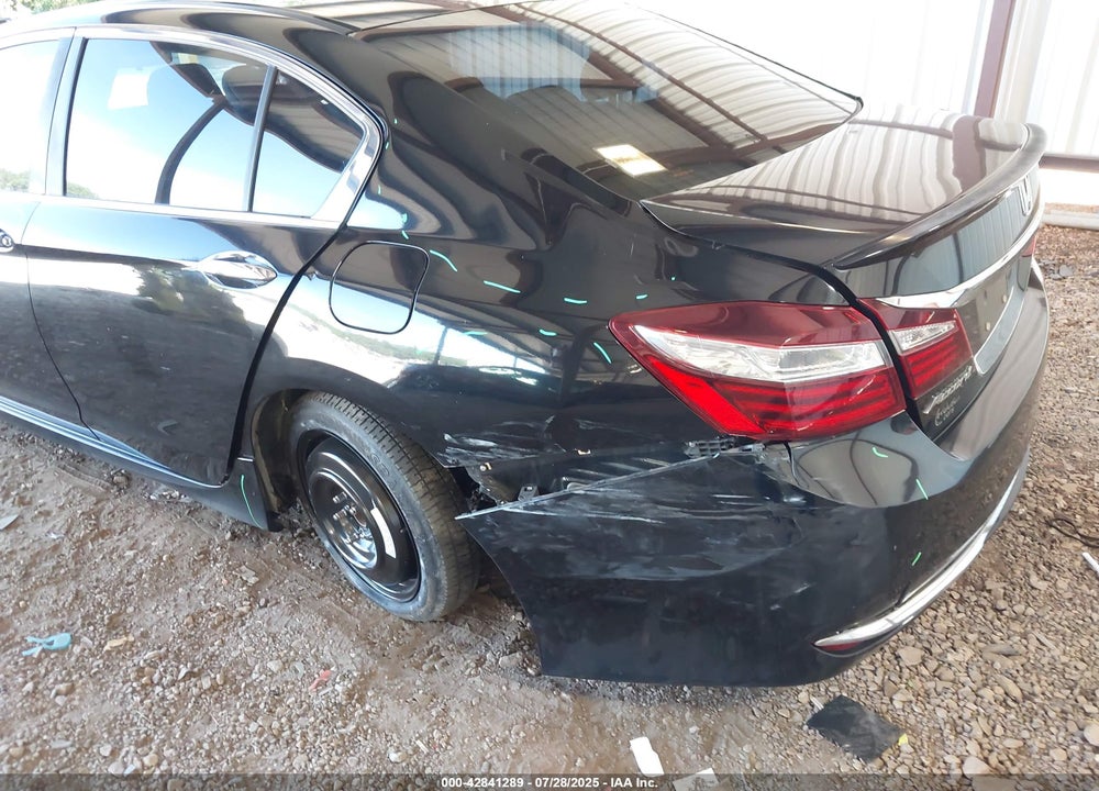 2017 HONDA ACCORD VIN: 1HGCR2F51HA202158
