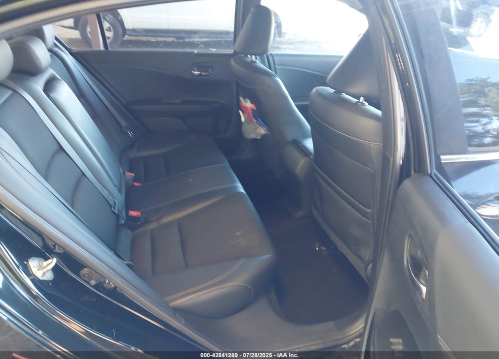 2017 HONDA ACCORD VIN: 1HGCR2F51HA202158