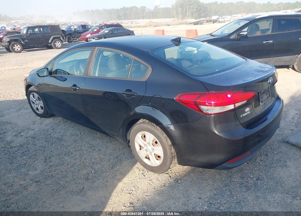 2017 KIA FORTE VIN: 3KPFL4A73HE141118