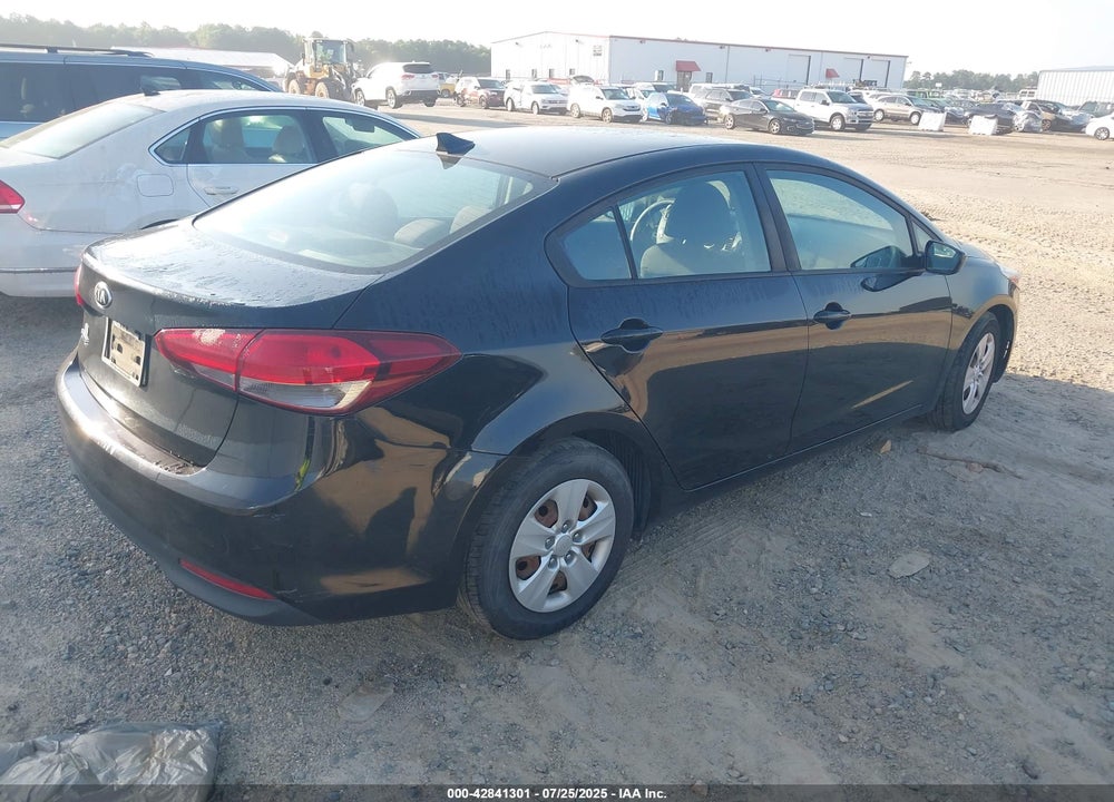 2017 KIA FORTE VIN: 3KPFL4A73HE141118
