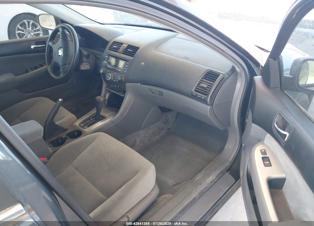 2005 HONDA ACCORD 2.4 EX VIN: 1HGCM567X5A176401