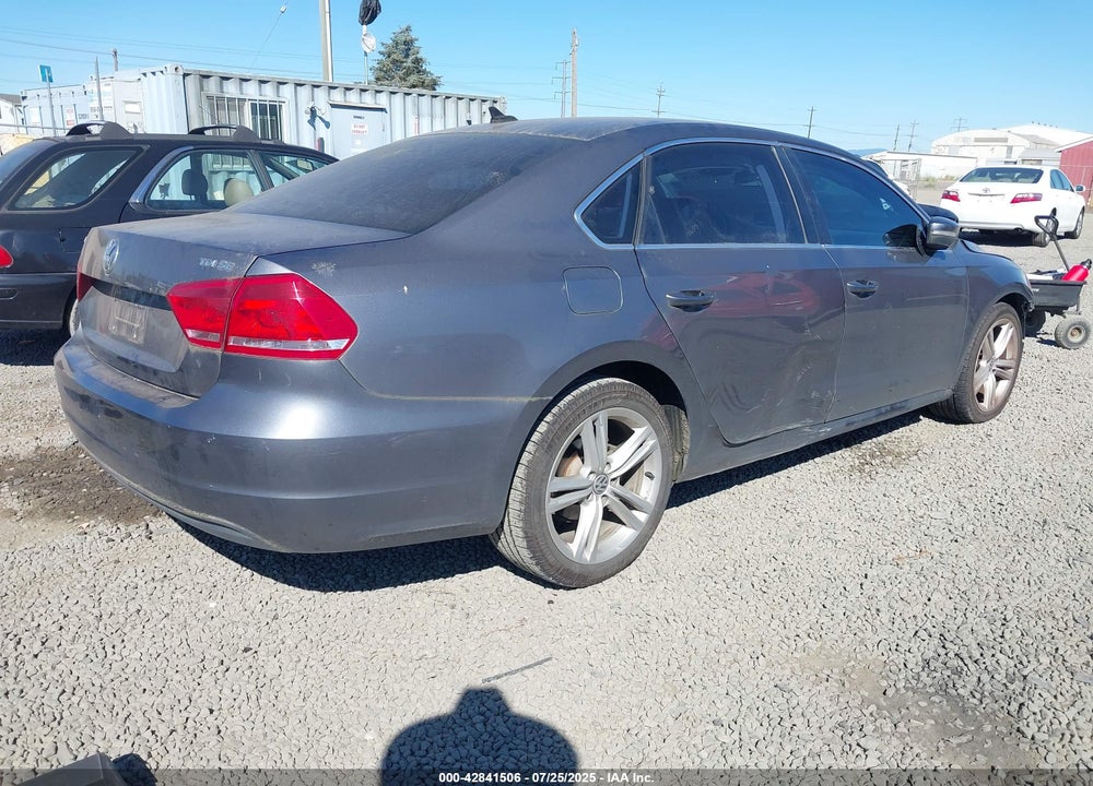 2015 VOLKSWAGEN PASSAT 2.0L TDI SE VIN: 1VWBV7A36FC051146