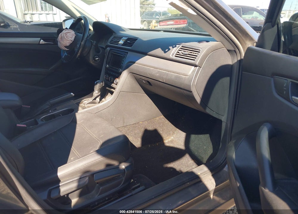 2015 VOLKSWAGEN PASSAT 2.0L TDI SE VIN: 1VWBV7A36FC051146