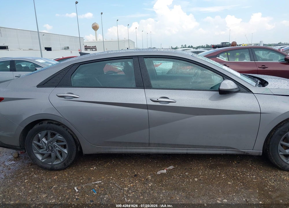 2024 HYUNDAI ELANTRA VIN: KMHLM4DG0RU844976