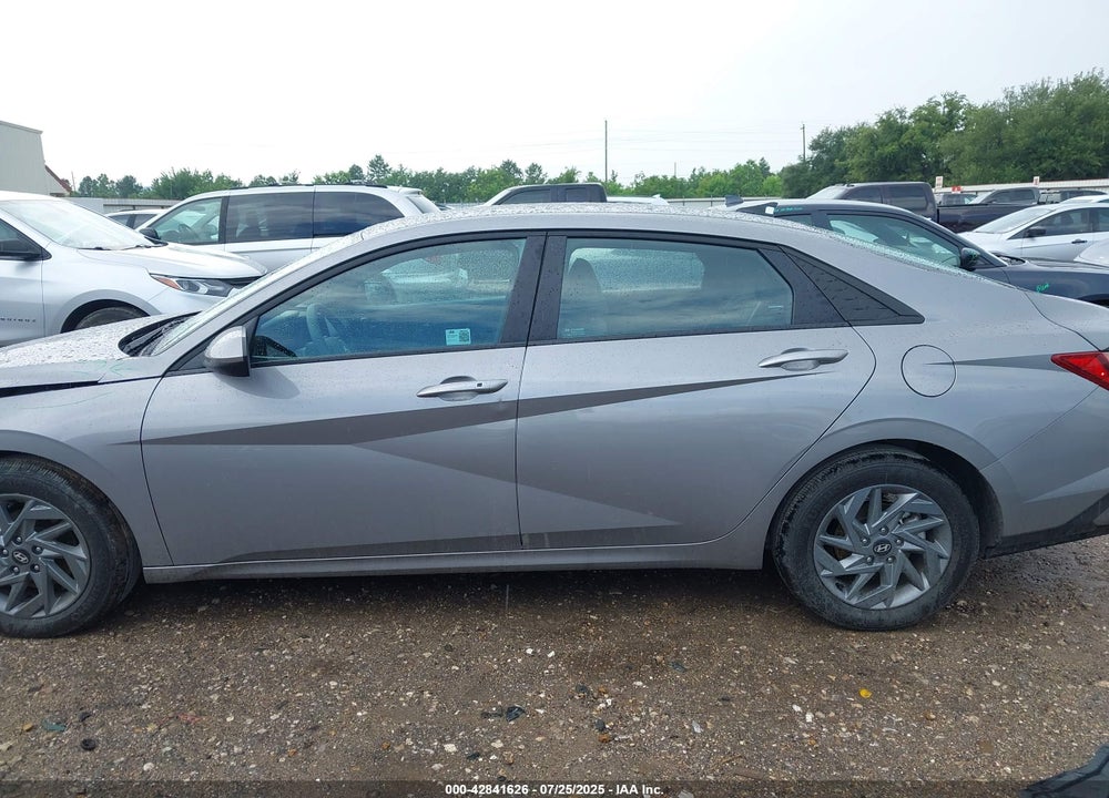 2024 HYUNDAI ELANTRA VIN: KMHLM4DG0RU844976