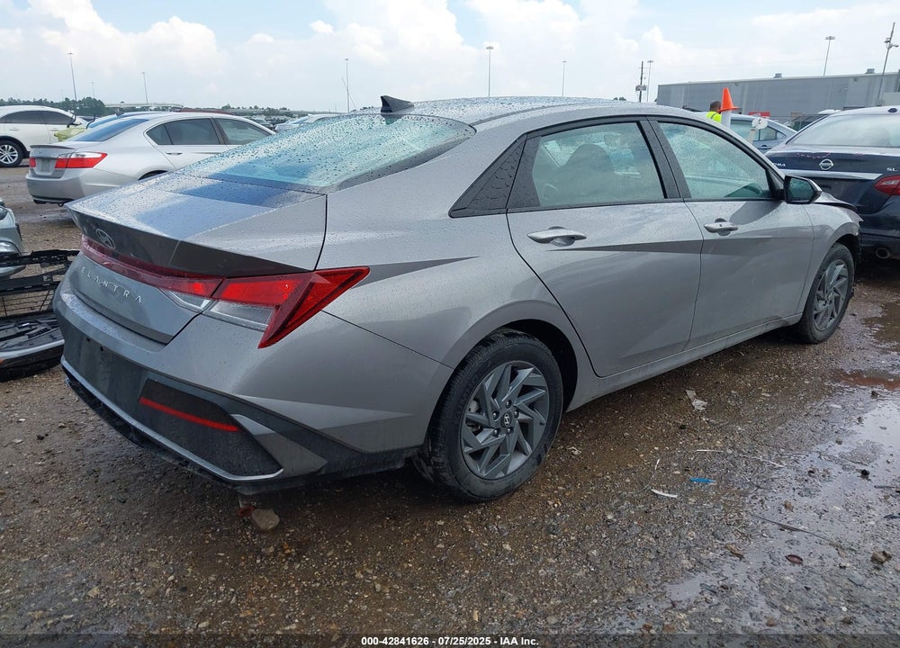 2024 HYUNDAI ELANTRA VIN: KMHLM4DG0RU844976