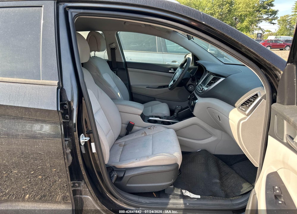 2018 HYUNDAI TUCSON VIN: KM8J3CA46JU752886