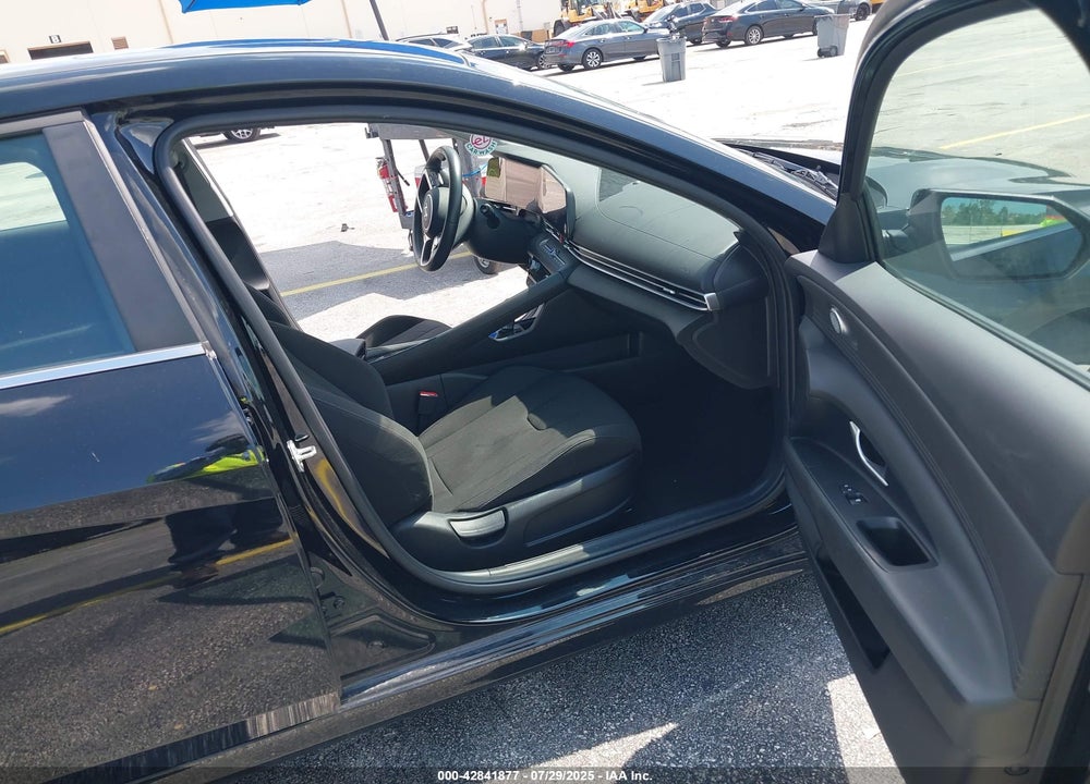 2025 HYUNDAI ELANTRA VIN: KMHLS4DG3SU884271