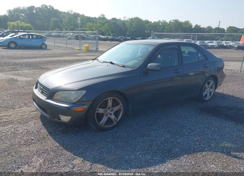 2001 LEXUS IS 300 VIN: JTHBD182X10032527