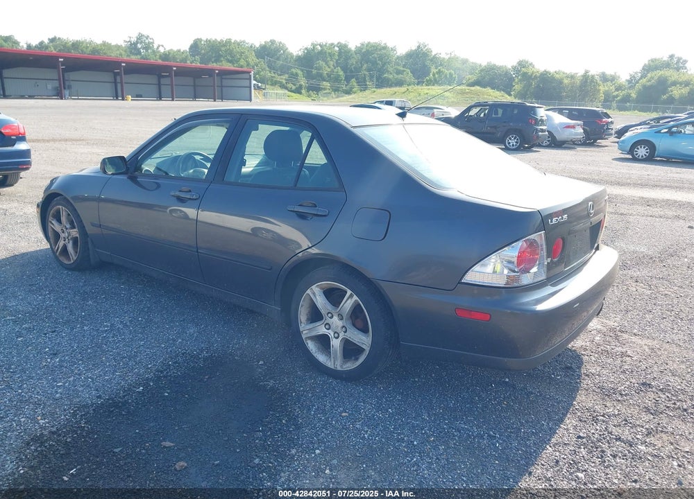 2001 LEXUS IS 300 VIN: JTHBD182X10032527