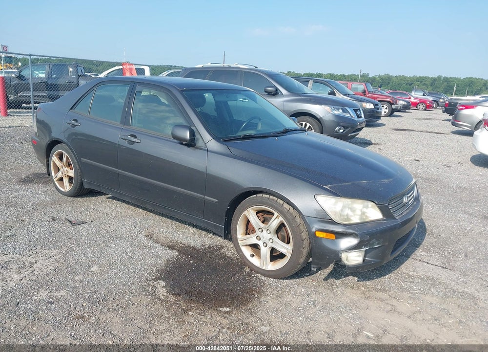 2001 LEXUS IS 300 VIN: JTHBD182X10032527