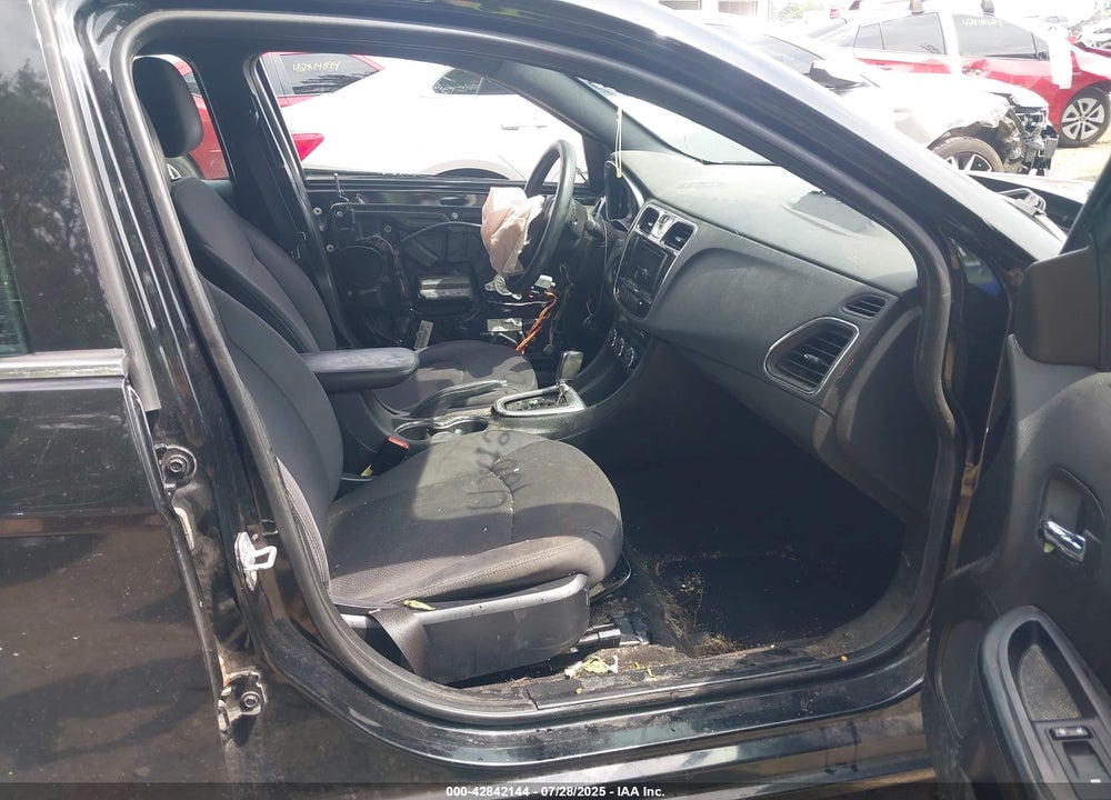 2014 CHRYSLER 200 VIN: 1C3CCBAB0EN206997