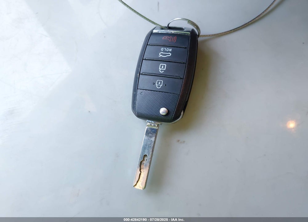 2020 KIA OPTIMA VIN: 5XXGT4L34LG423945