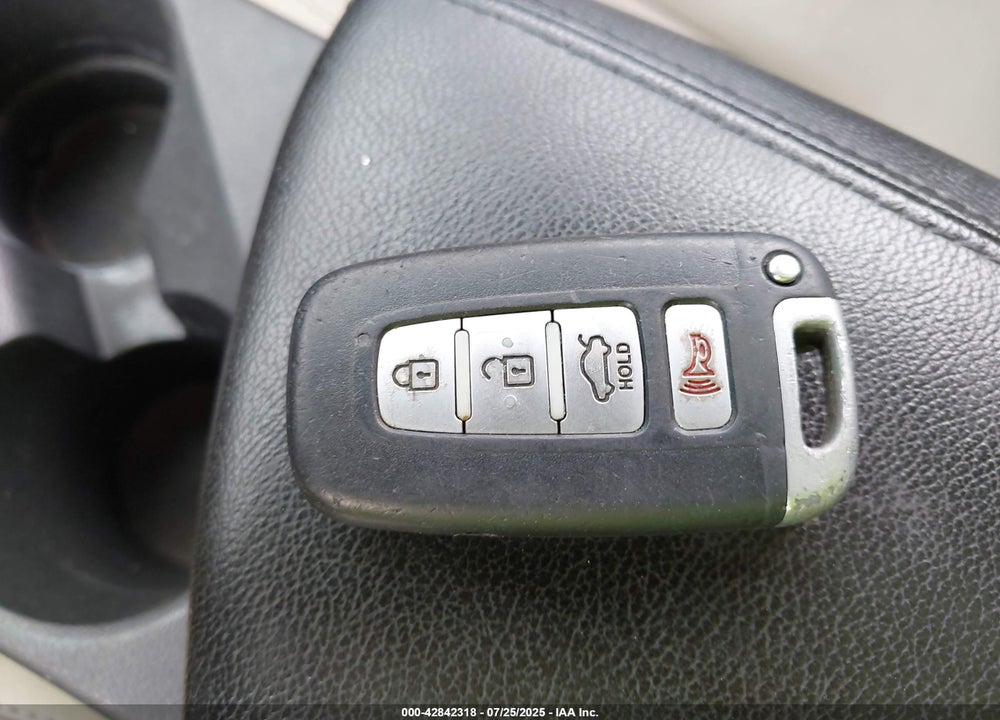 2011 KIA OPTIMA HYBRID VIN: KNAGM4AD0B5007786