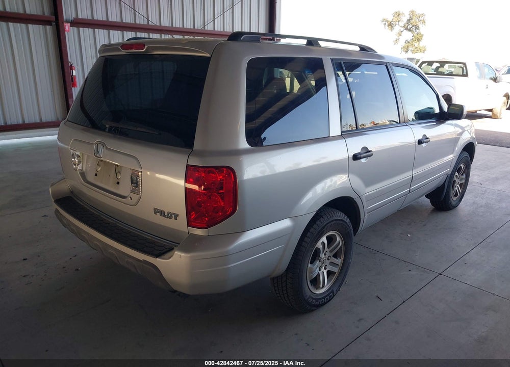 2005 HONDA PILOT EX-L VIN: 5FNYF18695B067009