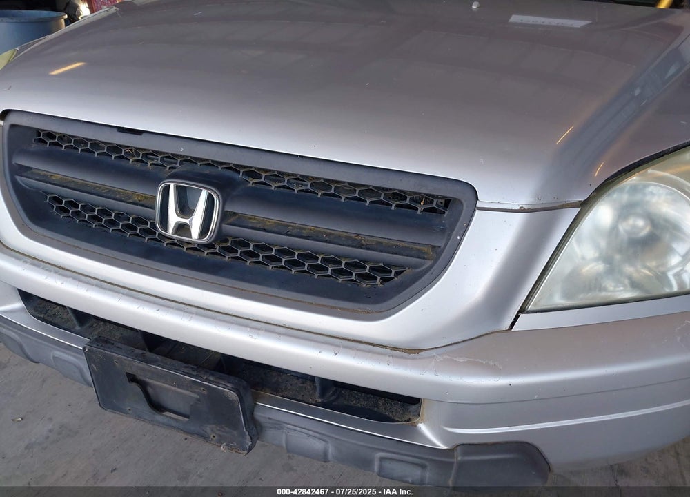 2005 HONDA PILOT EX-L VIN: 5FNYF18695B067009
