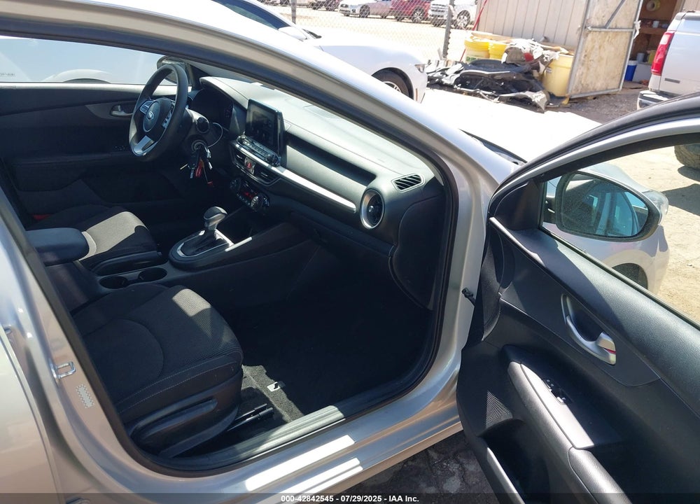 2019 KIA FORTE VIN: 3KPF24AD2KE132331