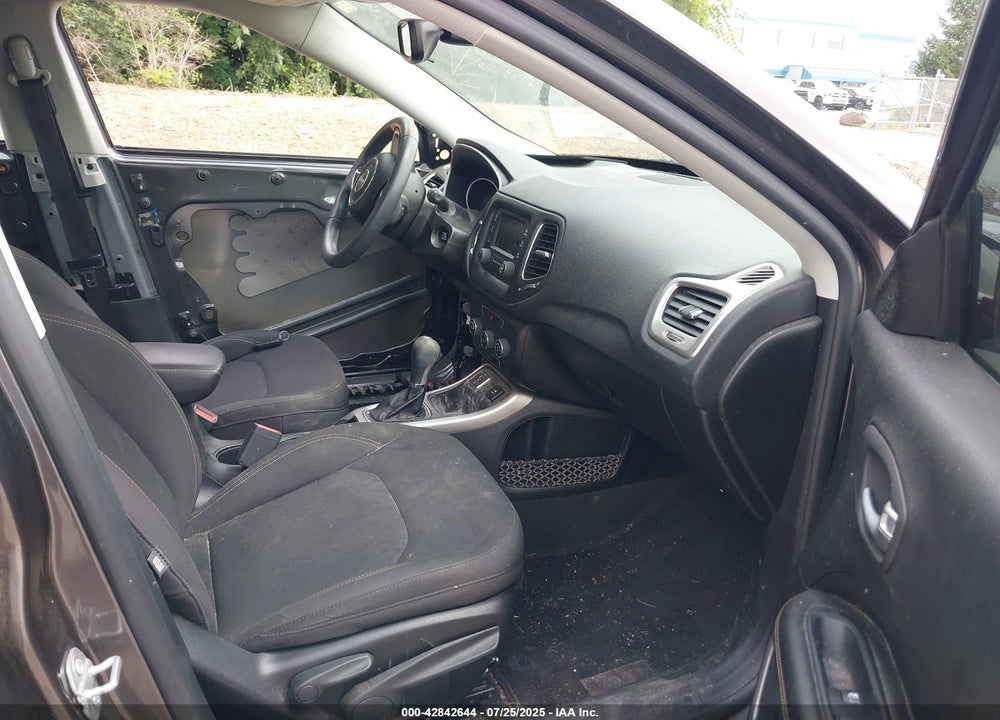 2018 JEEP COMPASS SPORT FWD VIN: 3C4NJCAB5JT124631