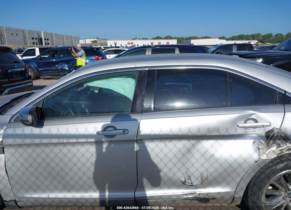 2011 FORD TAURUS VIN: 1FAHP2FW5BG120625