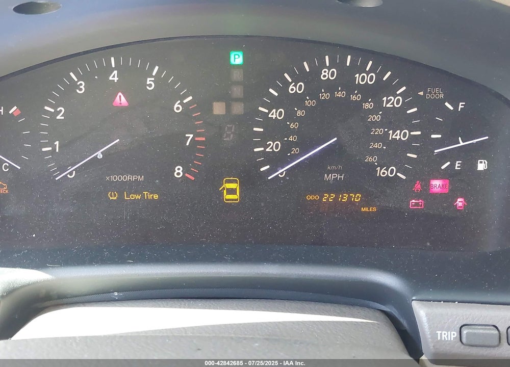 2005 LEXUS LS 430 VIN: JTHBN36F855027494