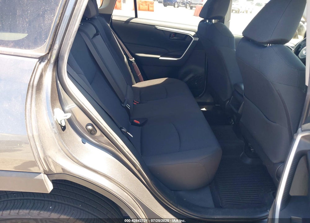 2019 TOYOTA RAV4 LE VIN: JTMH1RFV1KD007378