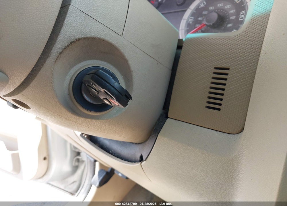 2009 FORD ESCAPE XLT VIN: 1FMCU03G49KB47140