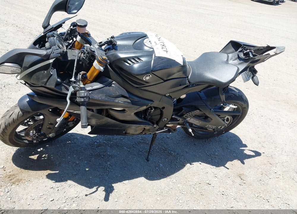 2017 YAMAHA YZFR6 C VIN: JYARJ28Y1HA001041