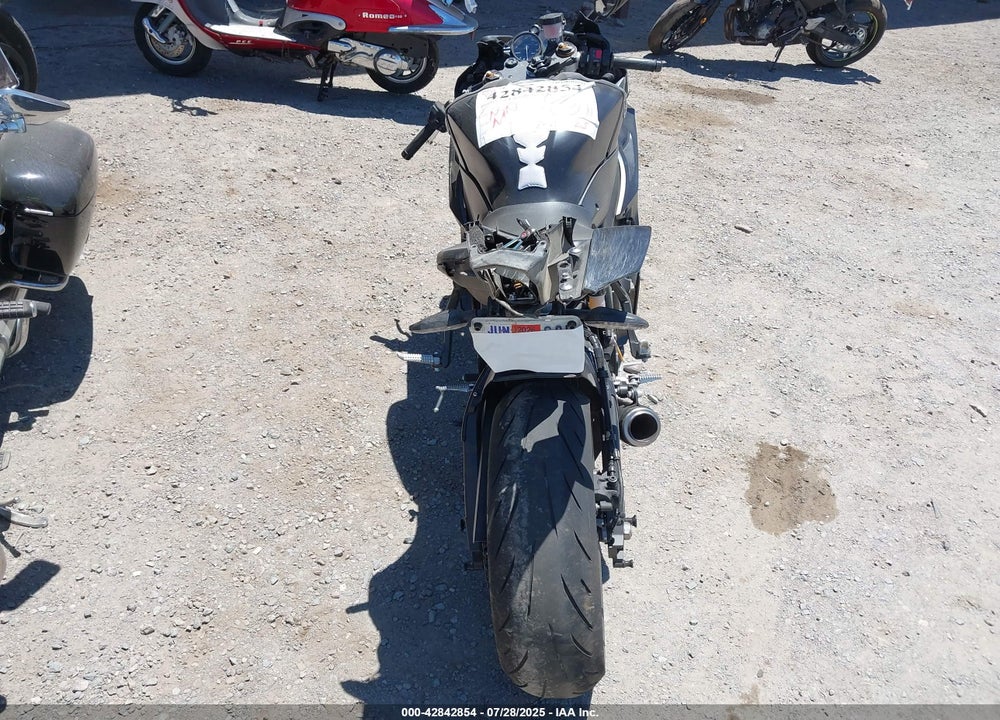 2017 YAMAHA YZFR6 C VIN: JYARJ28Y1HA001041