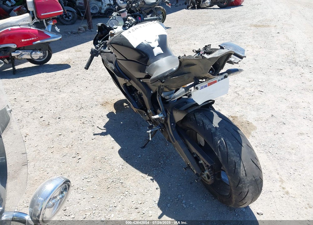 2017 YAMAHA YZFR6 C VIN: JYARJ28Y1HA001041