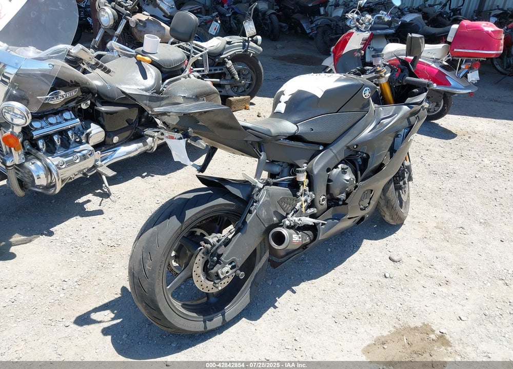 2017 YAMAHA YZFR6 C VIN: JYARJ28Y1HA001041
