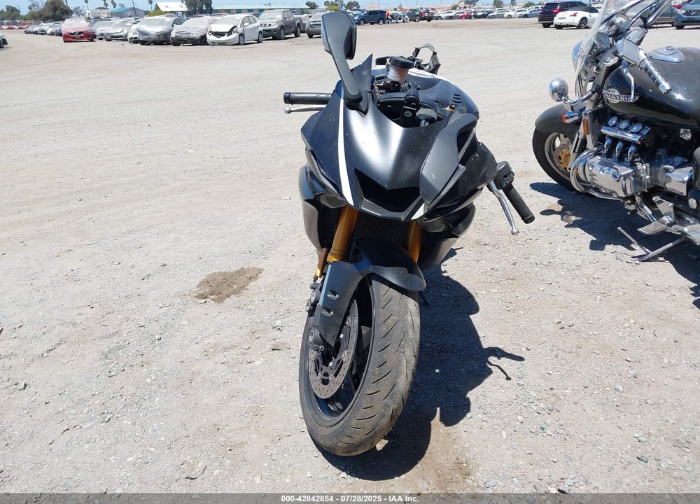 2017 YAMAHA YZFR6 C VIN: JYARJ28Y1HA001041