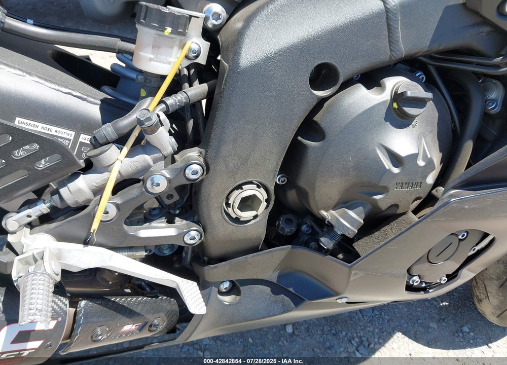 2017 YAMAHA YZFR6 C VIN: JYARJ28Y1HA001041