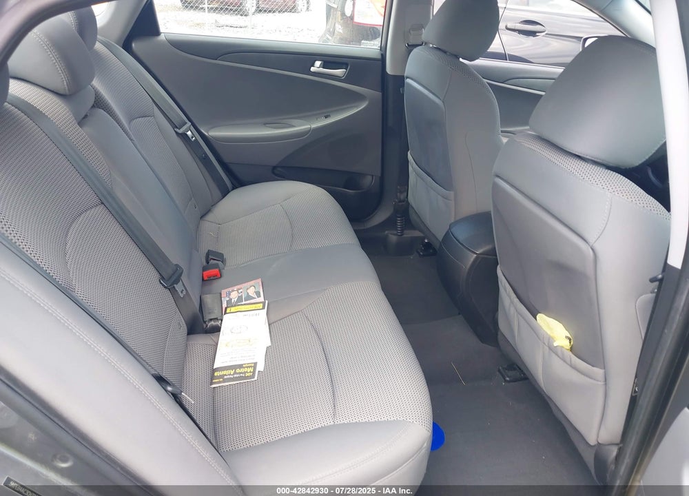 2012 HYUNDAI SONATA VIN: 5NPEB4AC3CH323353
