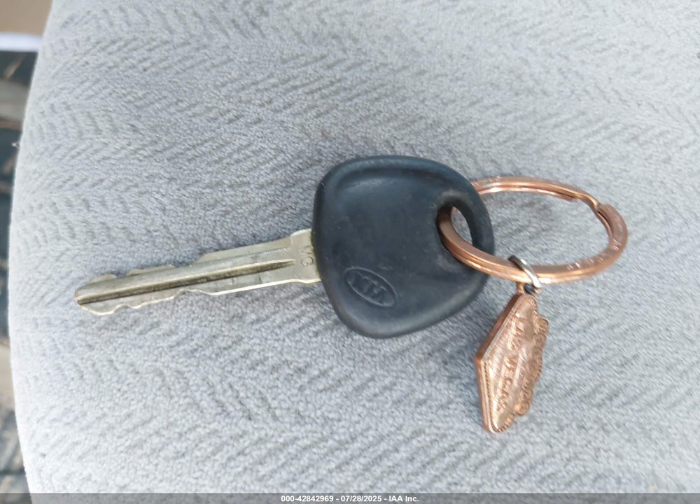 2009 KIA OPTIMA VIN: KNAGE228695327711